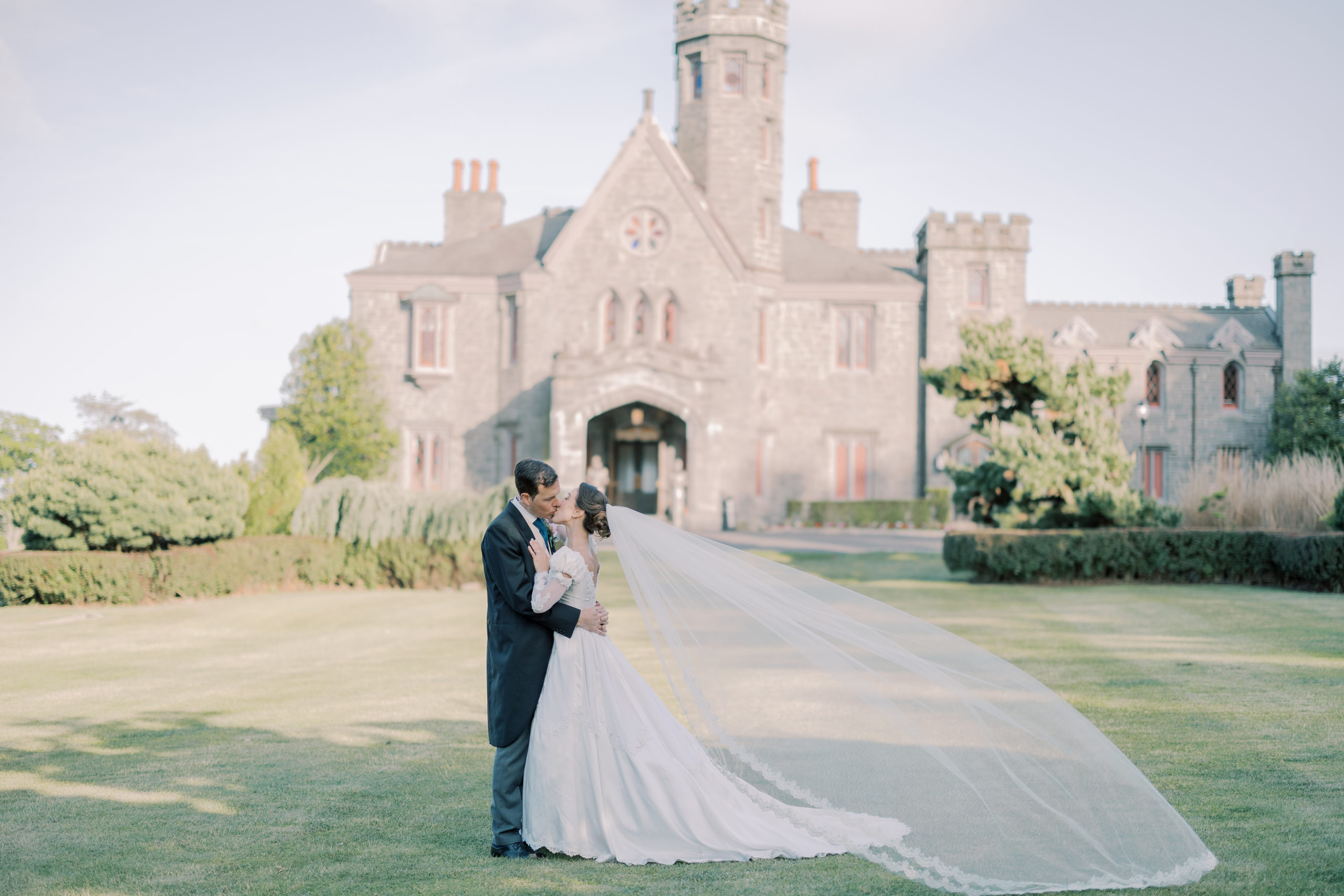 Elegant New York Wedding at Whitby Castle | Pennsylvania Wedding Photographer